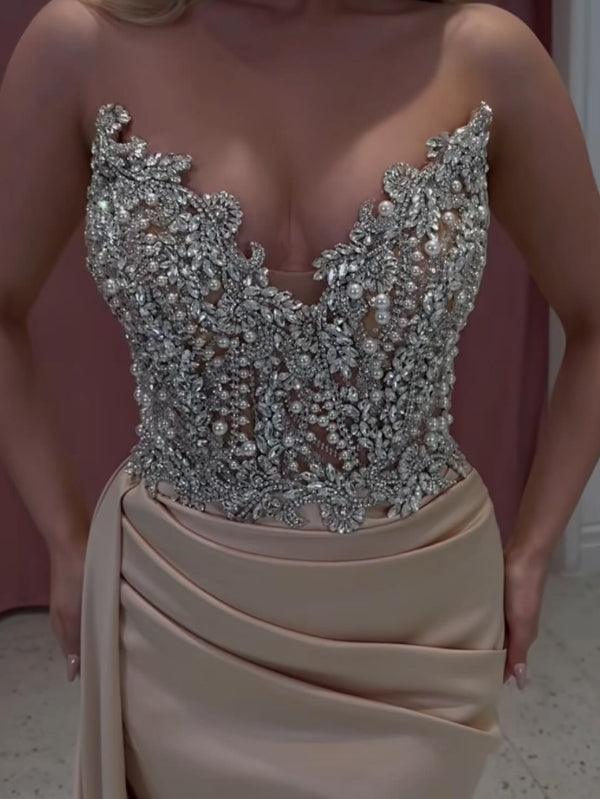 Exquisites langes Champagner Meerjungfrau trägerloses Ballkleid mit Juwelen