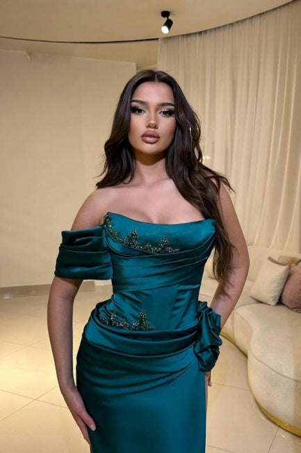 Fabelhaftes säulenförmiges, ärmelloses Ballkleid aus Satin mit U-Ausschnitt und Rüschen
