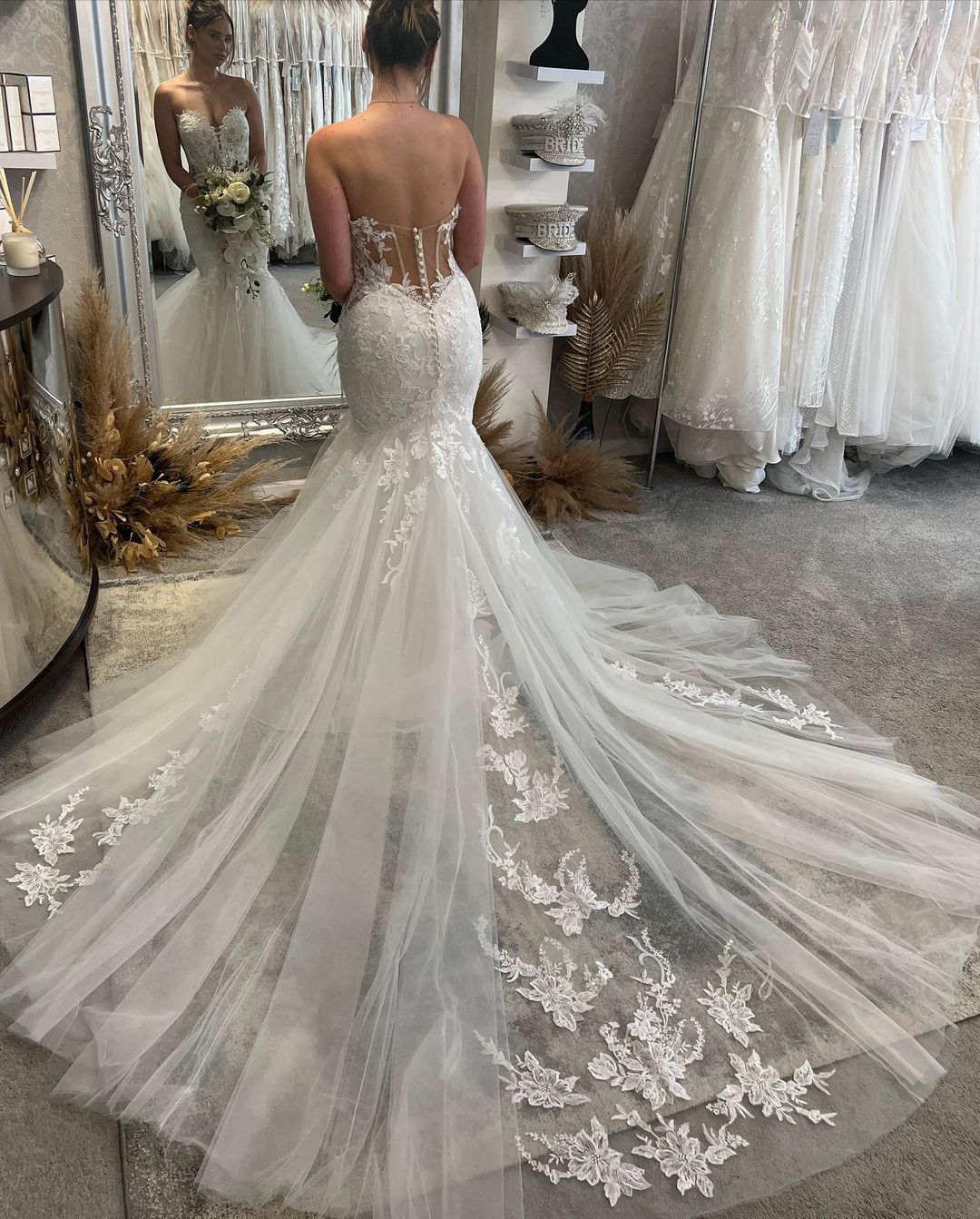 Fabelhaftes bodenlanges, ärmelloses Meerjungfrau-Brautkleid mit Herzausschnitt und Spitze