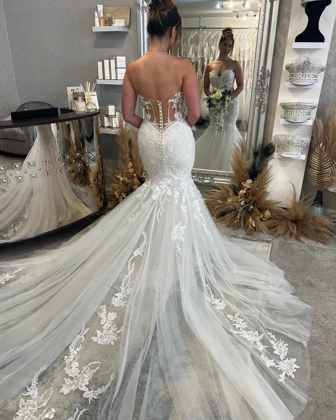 Fabelhaftes bodenlanges, ärmelloses Meerjungfrau-Brautkleid mit Herzausschnitt und Spitze
