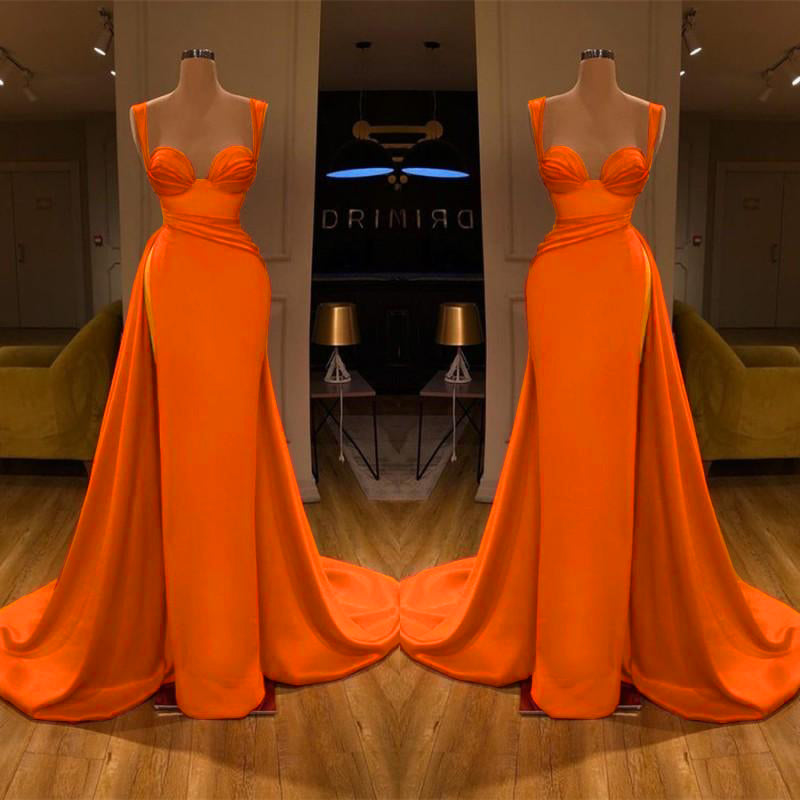 Atemberaubendes langes Meerjungfrau-Ballkleid aus Satin mit Herzausschnitt und hohem Schlitz