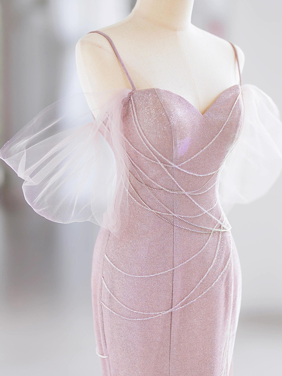 Elegantes Rosa Meerjungfrau Spaghettiträger Perlenbesetztes Abschlussball-Abendkleid Y7615