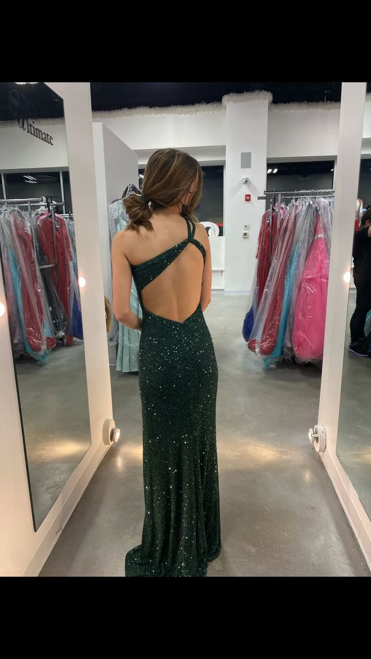 Vestido de noche largo de sirena verde con un solo hombro y espalda descubierta Y1395