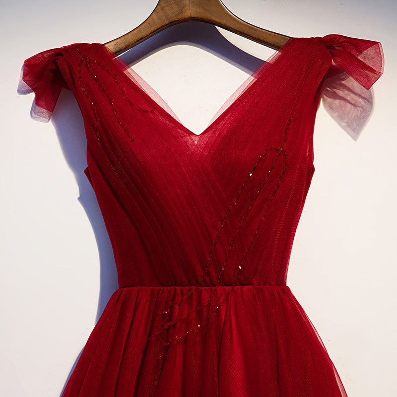 Burgunderrotes, kurzes Homecoming-Kleid aus Tüll mit V-Ausschnitt, S95