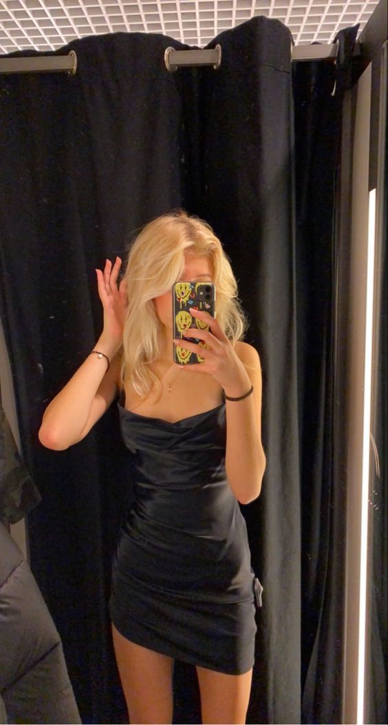 Damen Sexy Spaghettiträger Elegantes Rundhals Kurzes Kleid Schwarz Kurzes Homecoming Kleid Y1310