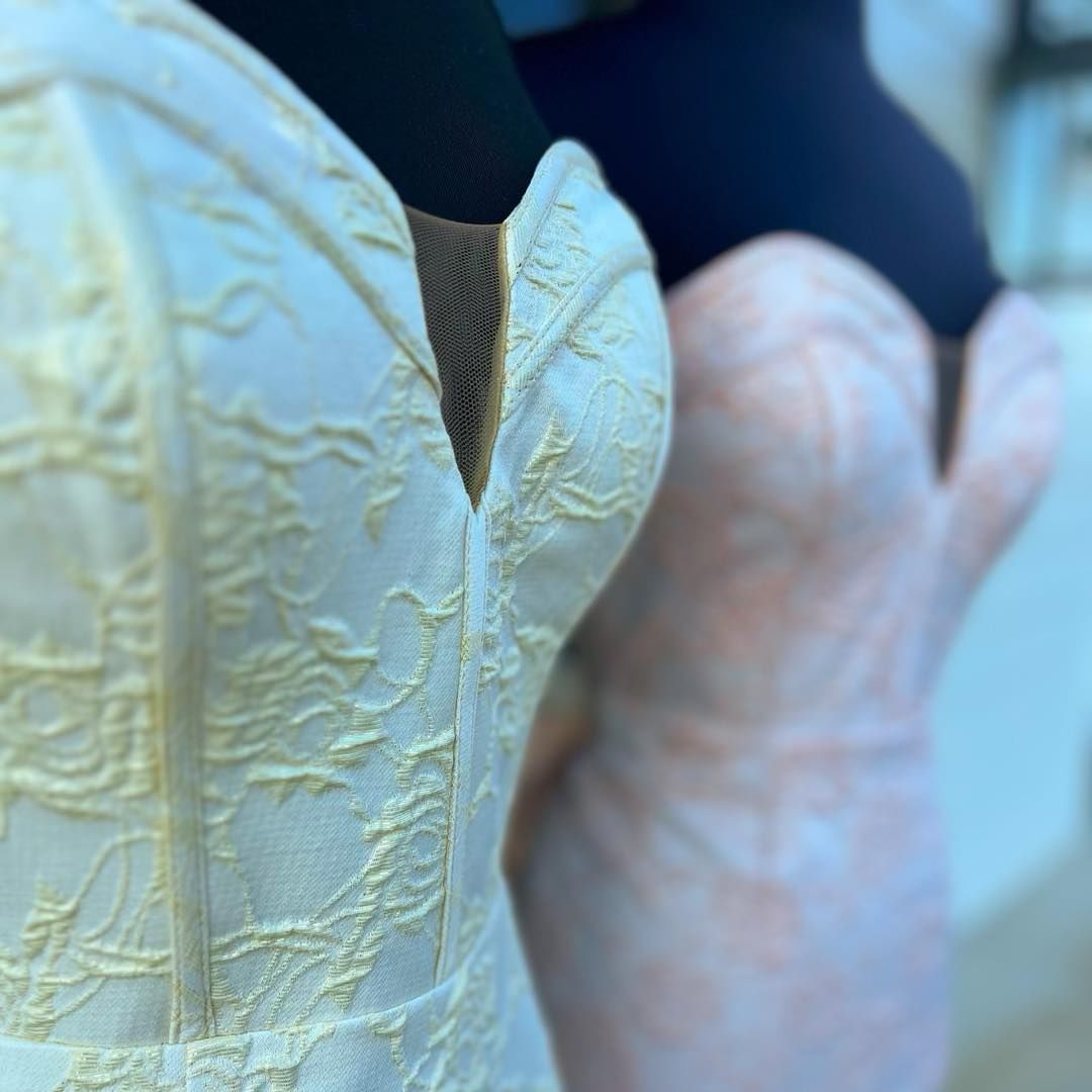 Finley | Trägerloses Meerjungfrau-Ballkleid mit Blumenmuster und Schlitz