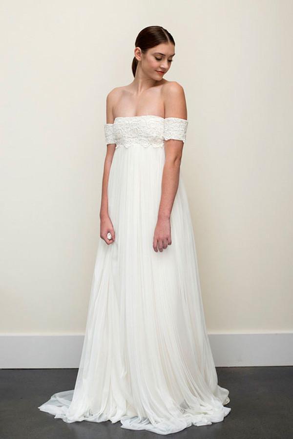 Vestido de novia de gasa con escote en A, hombros descubiertos y espalda descubierta WD072