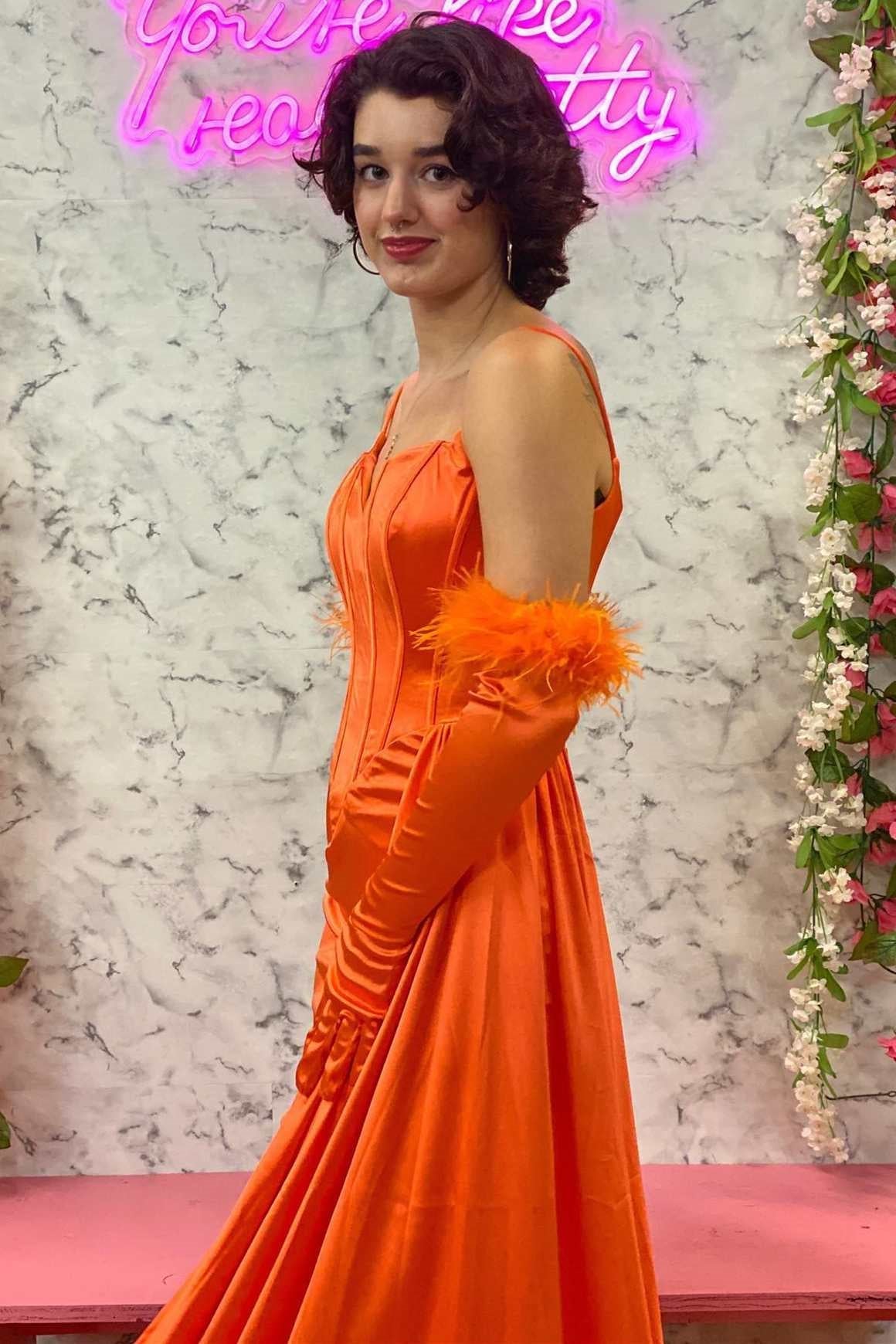 Rosamund | Vestido de fiesta con tirantes finos y cola lateral