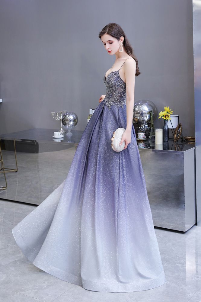 Glamoroso vestido de fiesta morado con corte A y brillantes ombré de espagueti