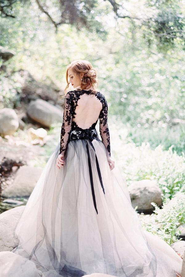 Gorgeous A-line V neck Long Sleeve Black Lace Wedding Dress Bridal Gown WD485