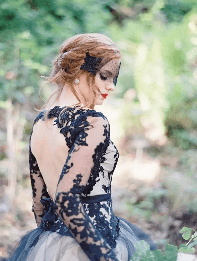 Gorgeous A-line V neck Long Sleeve Black Lace Wedding Dress Bridal Gown WD485