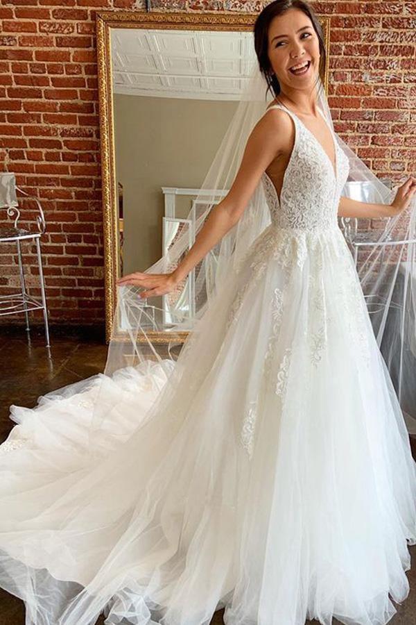 Hermosos vestidos de novia de tul con escote en V, espalda abierta y apliques WD514