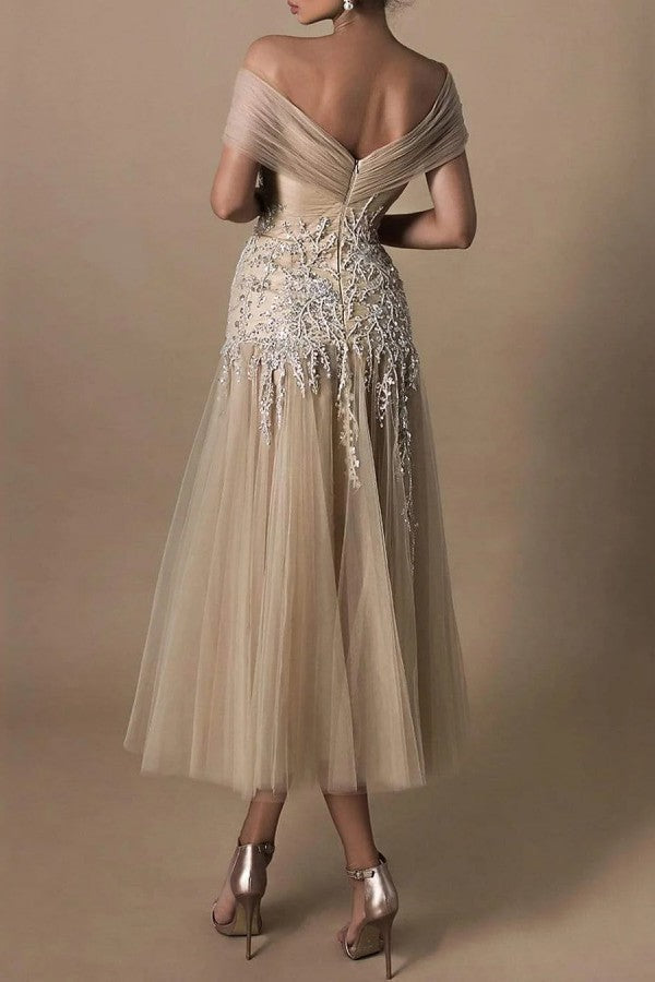 Wunderschöne kurze A-Linie Off-the-Shoulder Perlen verzierte Brautkleider mit Spitze