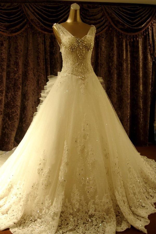 Vestido de novia de alta calidad con escote en V, cola capilla y pedrería WD068
