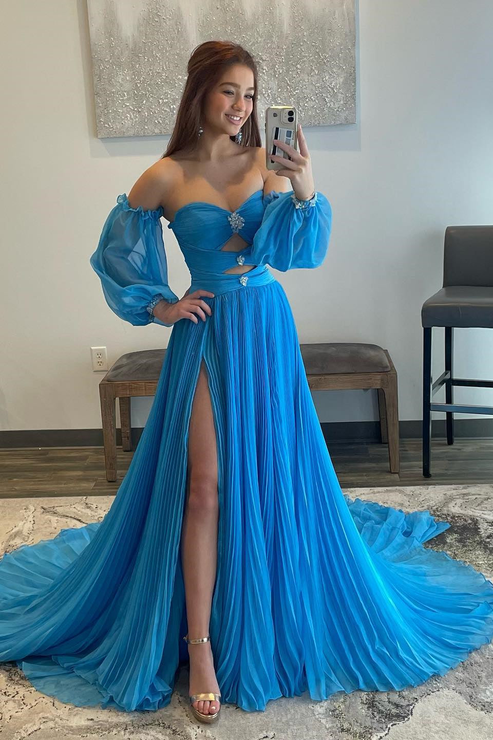 Ana | Trägerloses A-Linien-Ballkleid mit Ärmeln und Strasssteinen in Jägergrün