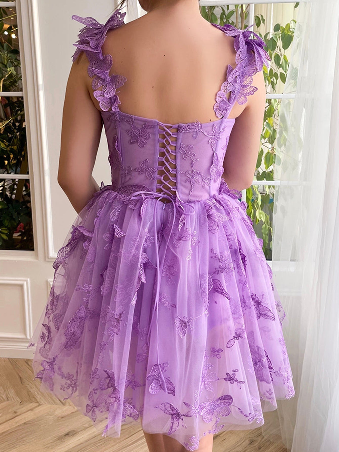 Natalie | Vestido de fiesta corto Aline de tul con mariposas 3D