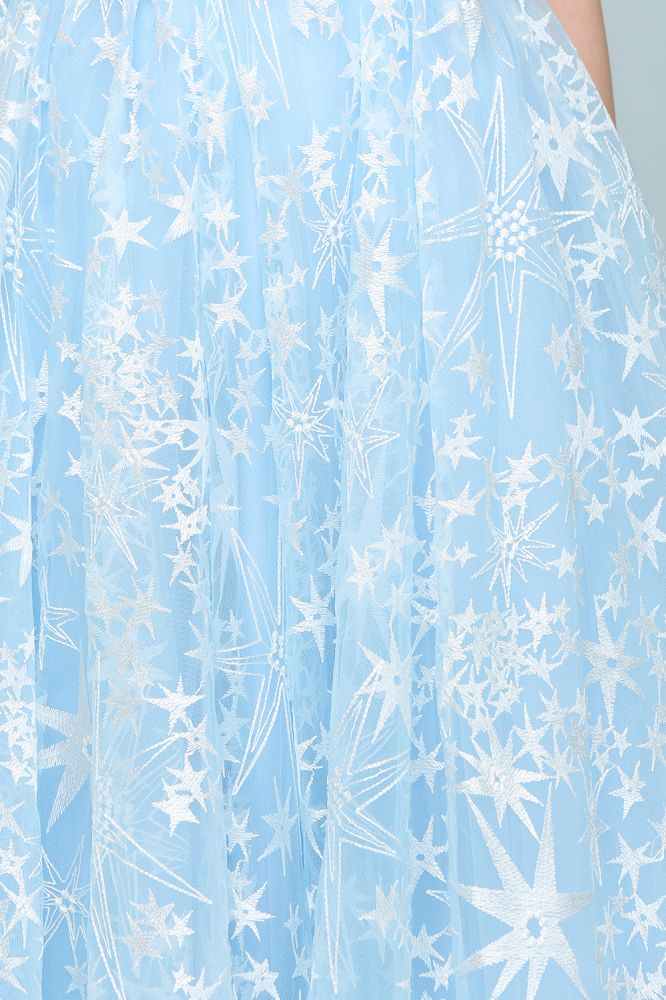 Langes Ballkleid mit Applikationen aus Tüll in A-Linie und Flügelärmeln