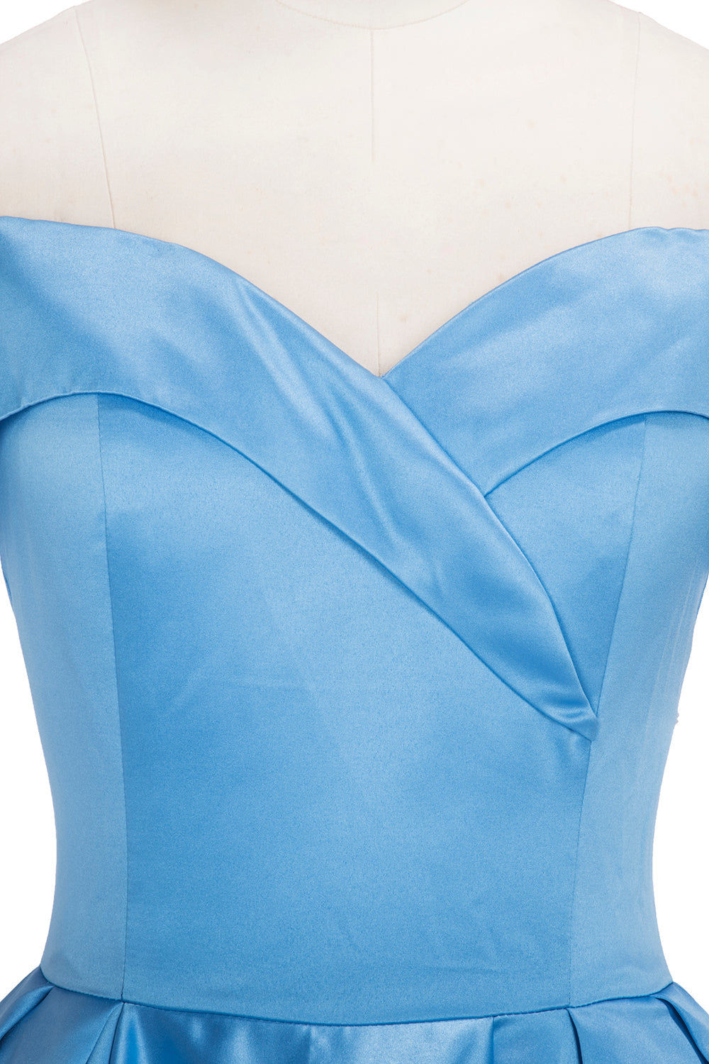 Vestido de fiesta largo de satén azul con hombros descubiertos y abertura