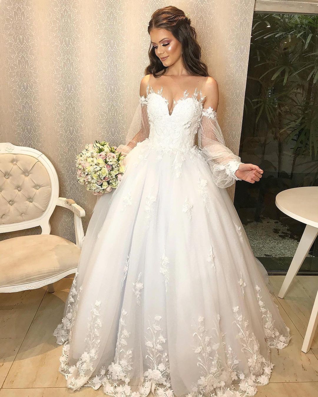 Long Princess Off-the-shoulder Tulle Wedding Dress with Bubble Sleeves