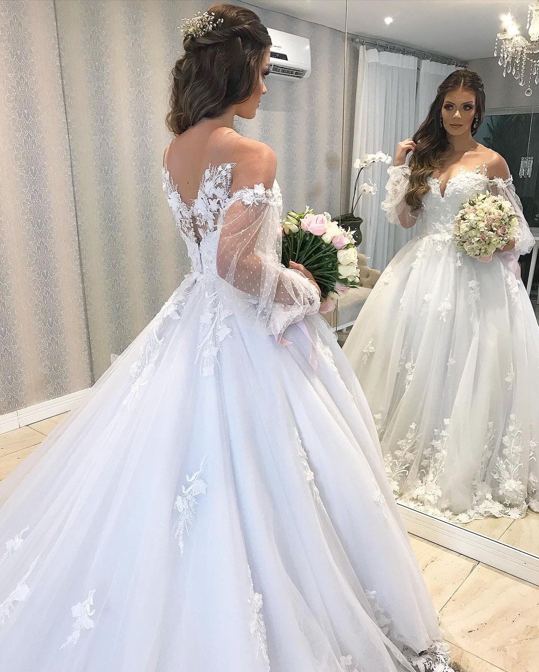 Long Princess Off-the-shoulder Tulle Wedding Dress with Bubble Sleeves
