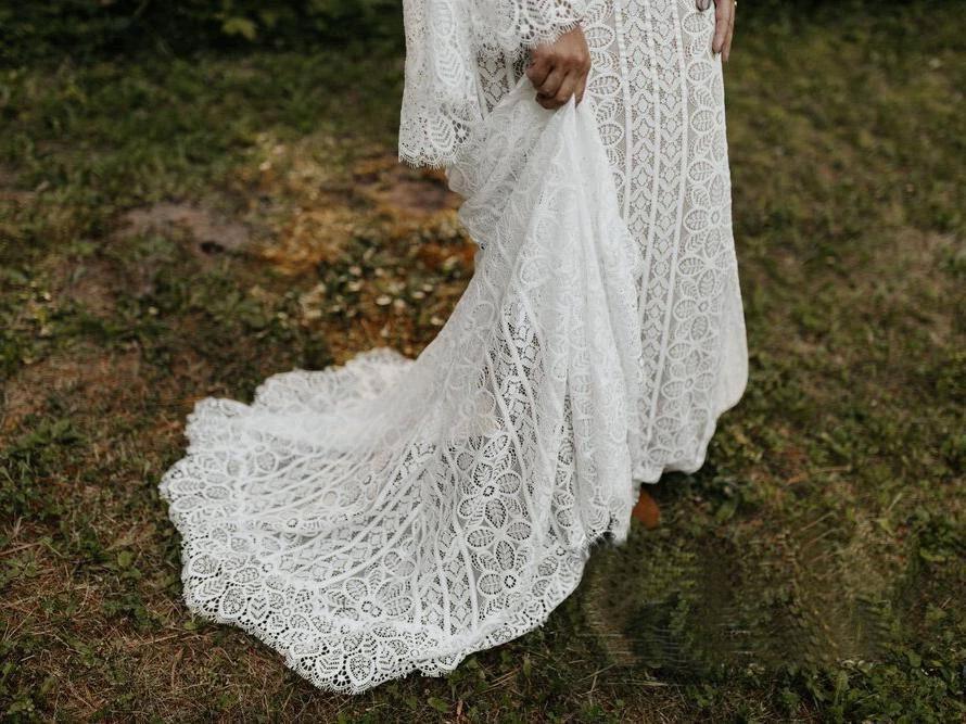 Long Sleeve Lace Wedding Dresses Lace Up Back Beach Wedding Dress WD547