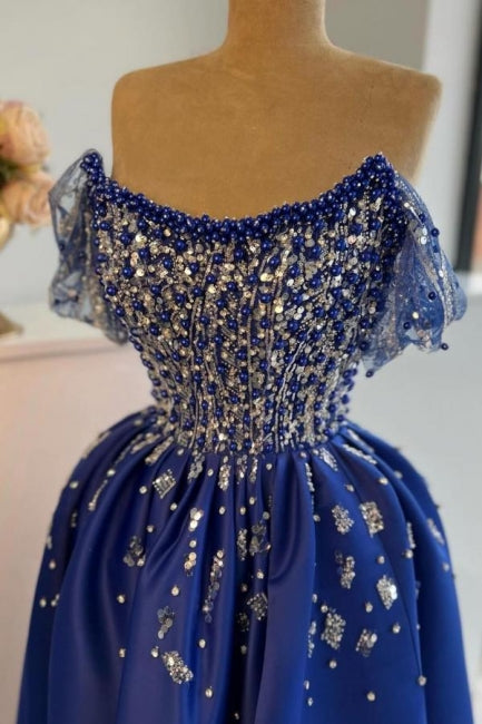 Luxuriöses ärmelloses A-Linien-Ballkleid aus Satin mit U-Ausschnitt und Schlitz vorne