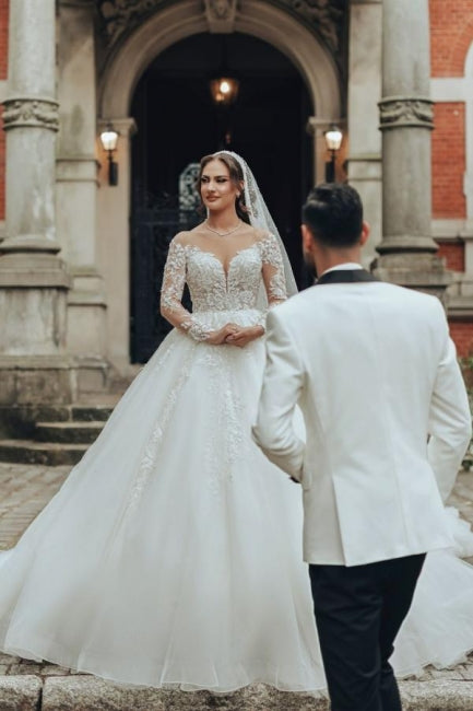 Luxuriöses langes weißes A-Linien-Brautkleid aus Tüllspitze mit U-Ausschnitt und langen Ärmeln