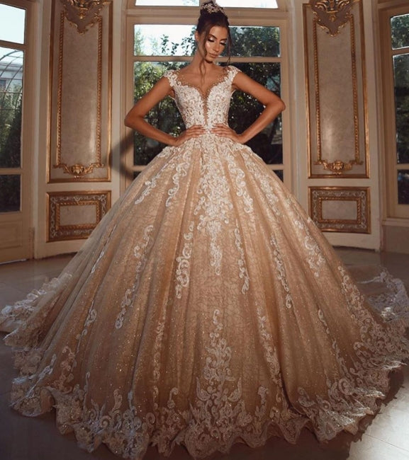Luxuriöse lange Glitzer-Brautkleider im Prinzessinnenstil mit Spitze