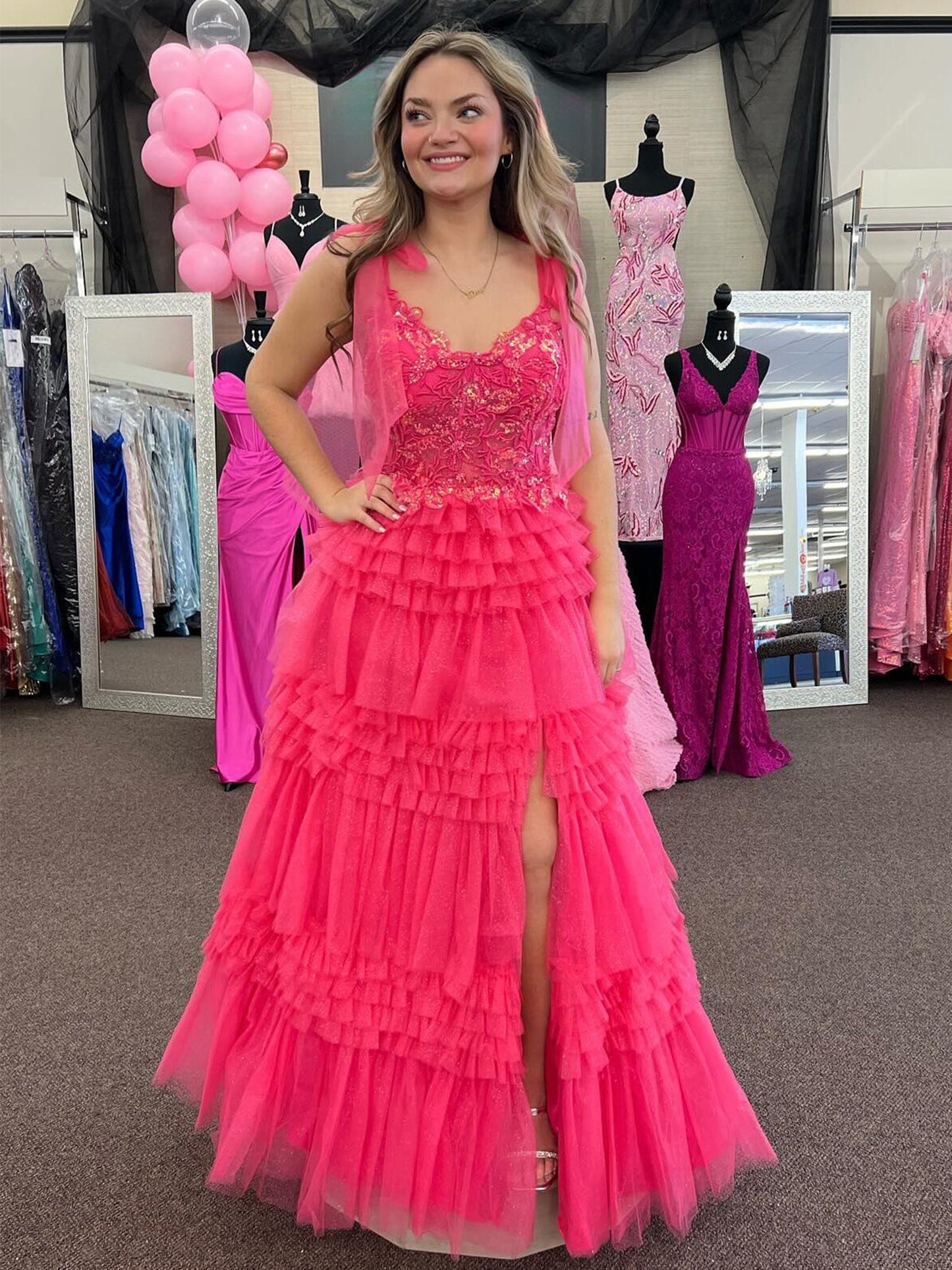 Maylie | Vestido de fiesta de tul azul cielo con lentejuelas y apliques, corte en A