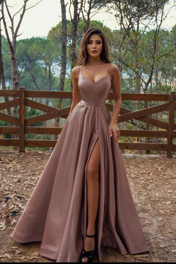 Schlichtes langes A-Linien-Ballkleid mit Herzausschnitt und Schlitz