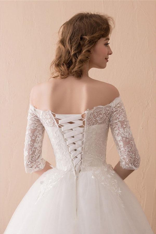 Schulterfreies Ballkleid aus Spitze mit 1/2 Ärmeln WD221