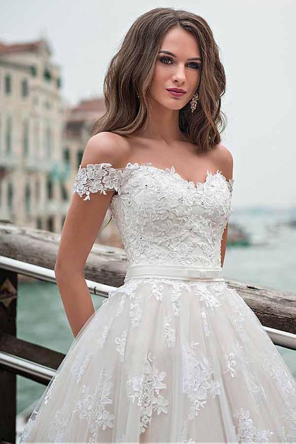Off-the-shoulder Neckline A-line Wedding Dress With Lace Appliques WD232