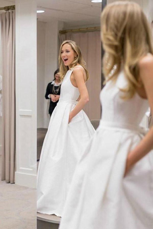 Vestido de novia con espalda descubierta, bolsillos, corte A y corte cruzado WD528