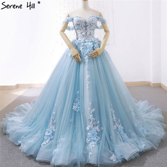 Vestidos de novia de alta gama con hombros descubiertos, flores hechas a mano, sin mangas y cristales HM66706