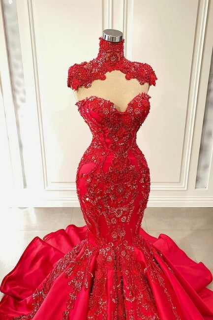 Vestido de fiesta rojo de satén estilo sirena, sin mangas, con escote corazón y cuentas, largo hasta el suelo