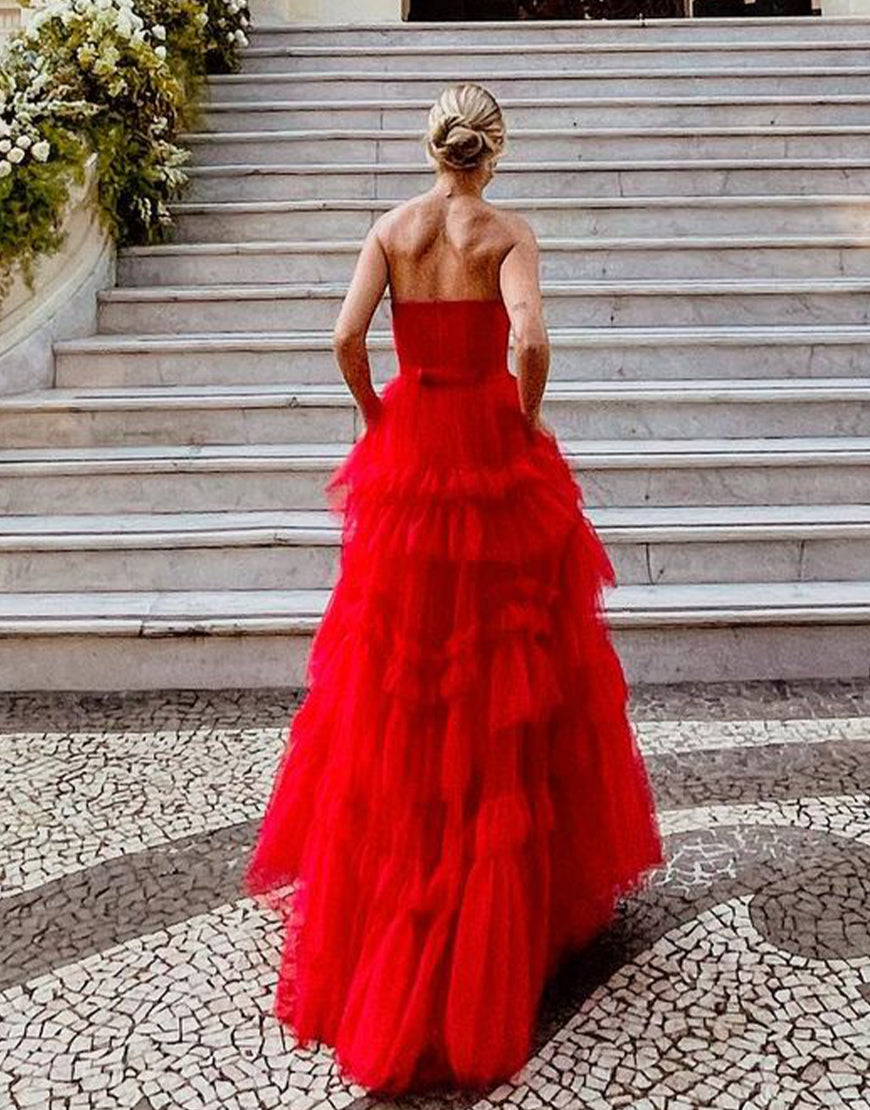 Matilda | A-Linien-Ballkleid aus trägerlosem Tüll mit Rüschen