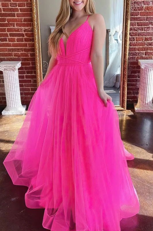 Romantisches langes A-Linien-Ballkleid aus Tüll mit V-Ausschnitt und offenem Rücken