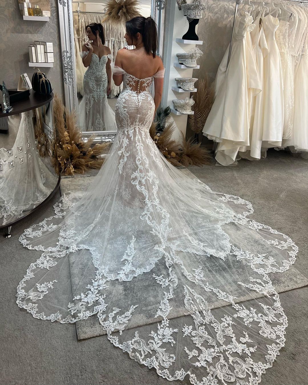 Vestido de novia sexy de encaje estilo sirena, sin mangas, con escote corazón y hombros descubiertos