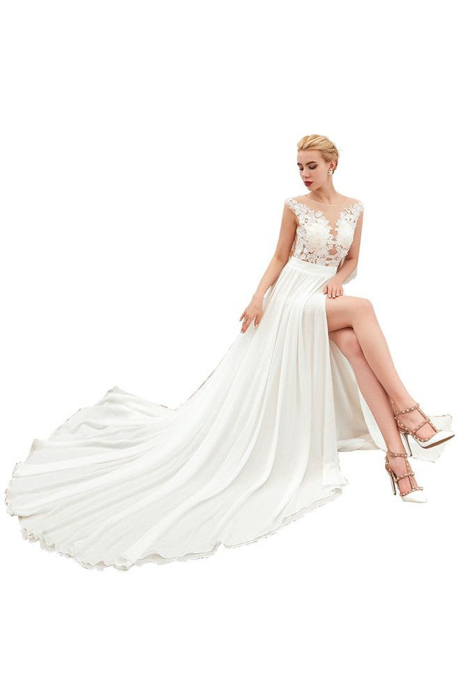 Sexy Brautkleid mit hohem Schlitz und Flügelärmeln, transparenter Rücken, elfenbeinfarbene Spitze