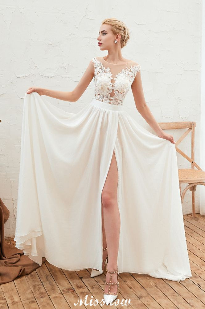 Sexy Brautkleid mit hohem Schlitz und Flügelärmeln, transparenter Rücken, elfenbeinfarbene Spitze