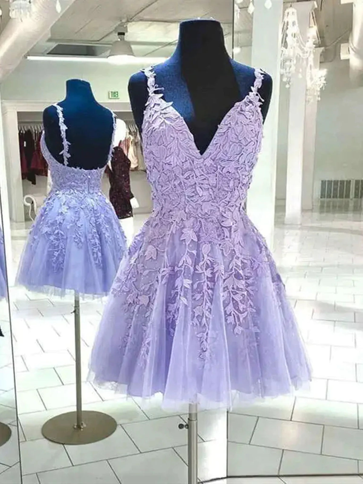 Kurzes A-Linien-Ballkleid mit V-Ausschnitt und Spitze aus Tüll mit rückenfreiem Rücken Rosa Homecoming-Kleider