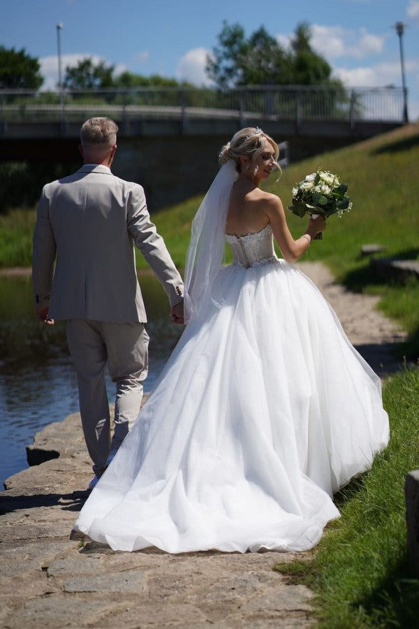 Vestidos de novia sencillos de princesa, largos, de corte A, sin mangas y con encaje