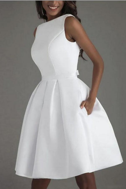 Vestidos de novia sencillos, cortos, blancos, sin mangas y con espalda descubierta