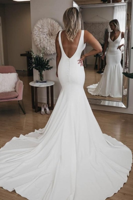 Einfaches V-Ausschnitt Hübsche Meerjungfrau mit langer Schleppe Sexy Rückenfreies Strand Elegantes Brautkleid
