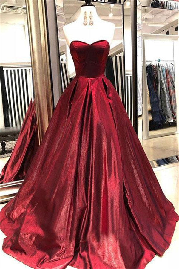 Elegantes, langes, ärmelloses A-Linien-Ballkleid in Burgunderrot mit Herzausschnitt