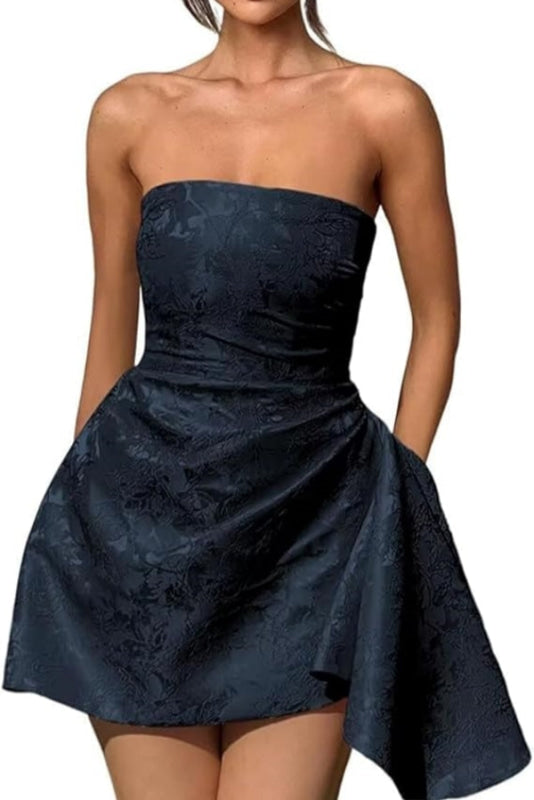 Hermoso minivestido de fiesta de satén fruncido, sin tirantes, con estampado floral de jacquard y bolsillo.