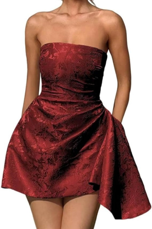 Hermoso minivestido de fiesta de satén fruncido, sin tirantes, con estampado floral de jacquard y bolsillo.
