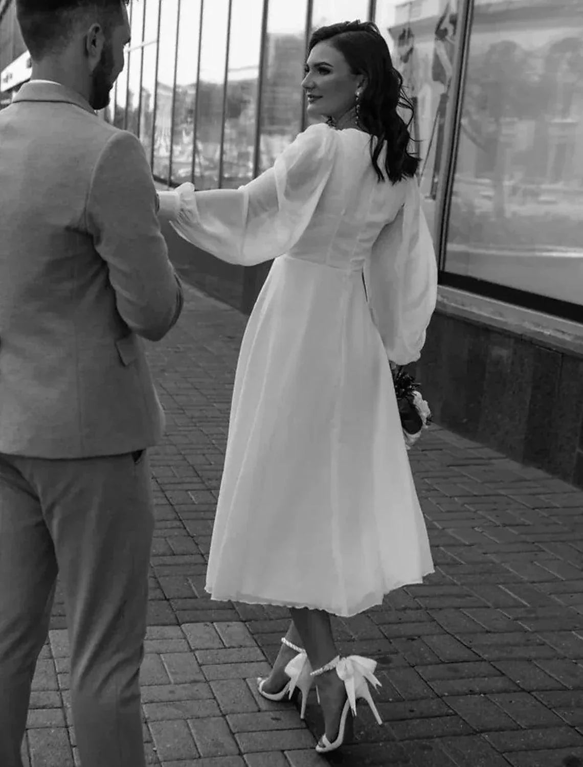 Empfang Kleine Weiße Kleider Brautkleider A-Linie V-Ausschnitt Langarm Knöchellang Chiffon Brautkleider Mit Volltonfarbe