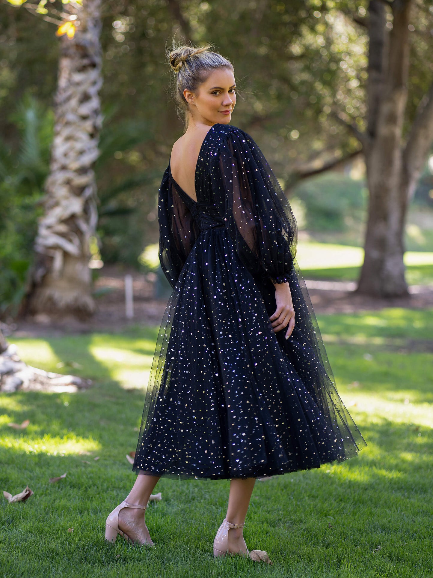 Kleid mit V-Ausschnitt und Sternennacht-Motiv