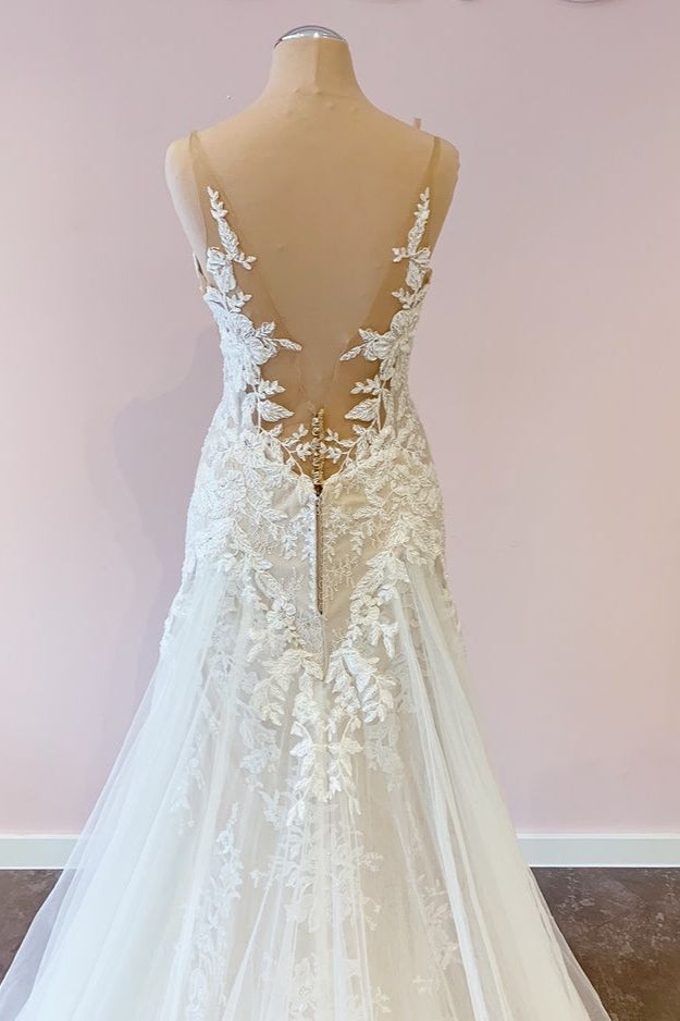 Atemberaubendes langes A-Linien-Brautkleid aus Tüll mit Herzausschnitt und Spitzenapplikationen